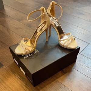 Badgley Mischka Signify Sparkling Platform Pumps Sz 7 Platino Gold Sandals